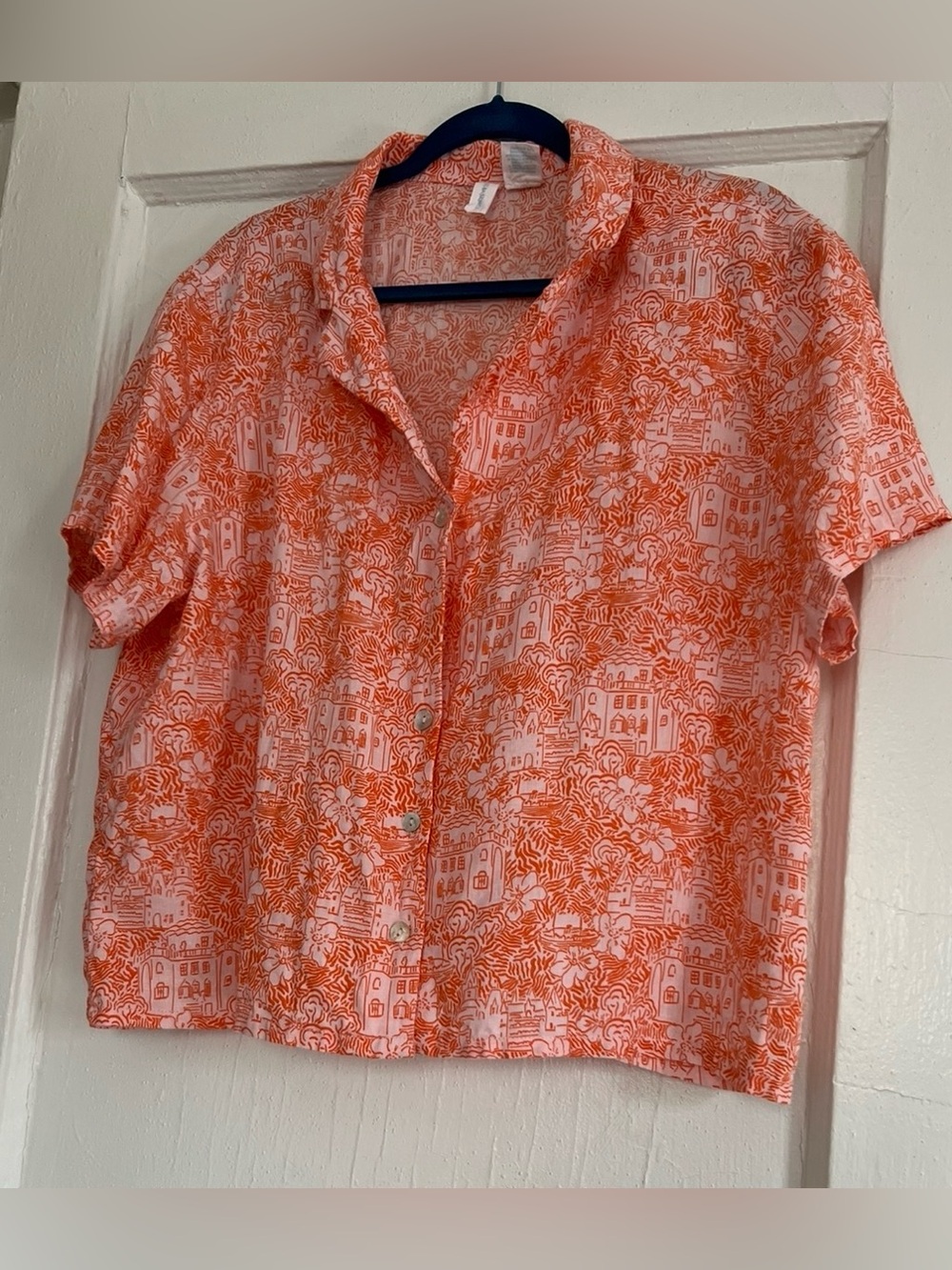 Women’s Casual Short-Sleeve Button-Down Shirt in Orange City Print
